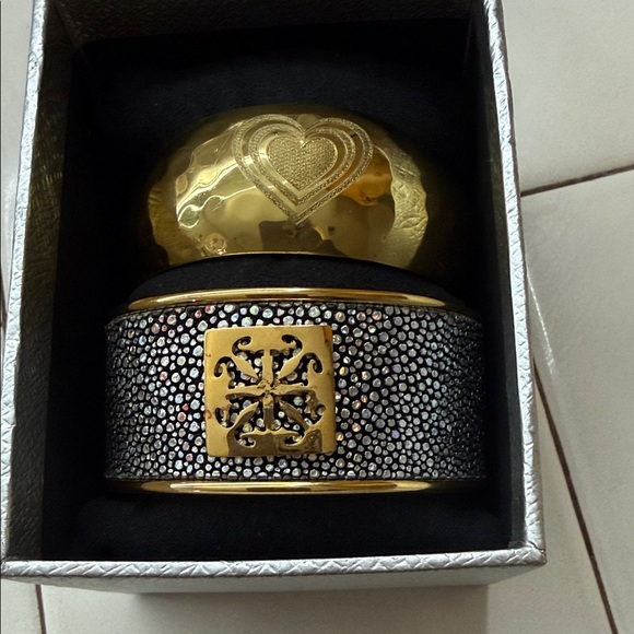 Rustic cuff bracelets - Picture 1 of 5